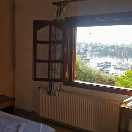 Korali House Neos Marmaras